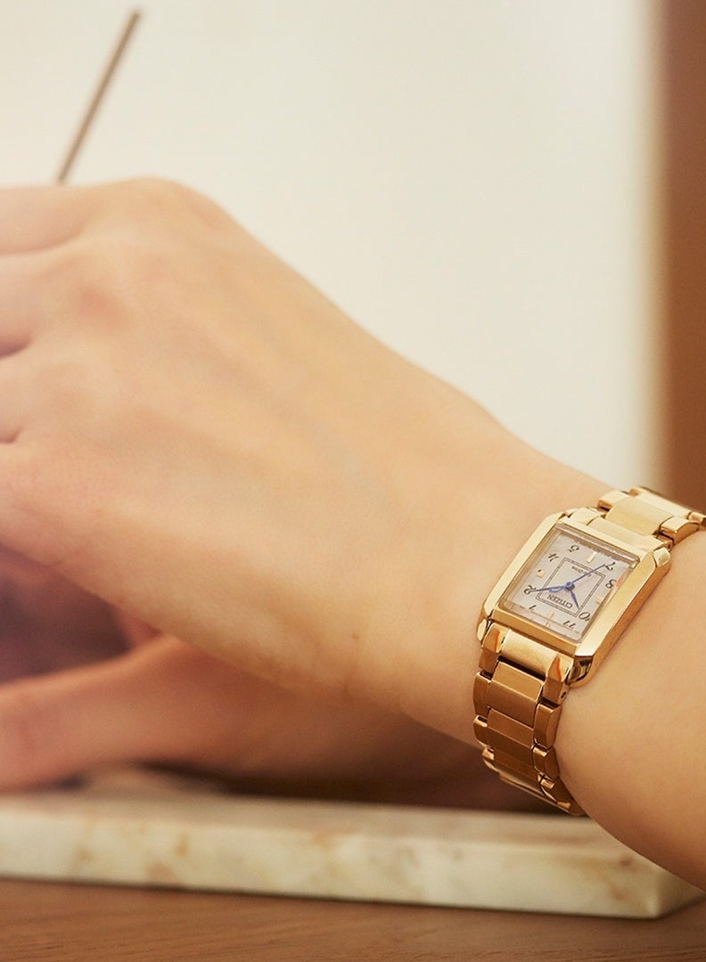 CITIZEN ساعة أنالوج نسائية إيكو درايف EW5603‑89Y، 28.4×21.5 مم بقرص من أم اللؤلؤ، سوار من الفولاذ المقاوم للصدأ الذهبي، مقاومة للماء حتى 50 م - Image 3